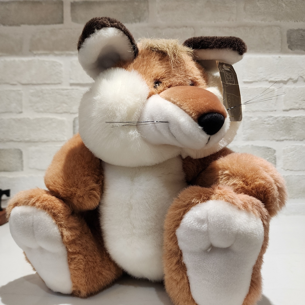 RareTo Find New With Tag. America Wego Sitting Fox Plush 5151 BrownWhite Vintage